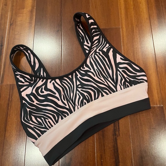 Beach Riot Pink Black Sports Bra Racerback Zebra Print Activewear Size Medium - Picture 1 of 5